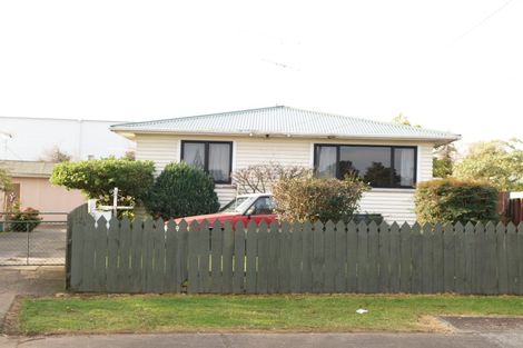 Photo of property in 51 Blake Road, Mangere East, Auckland, 2024