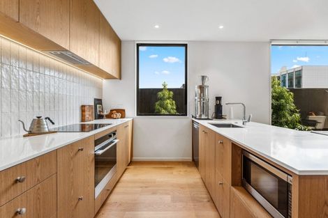 Photo of property in 2/133 Peterborough Street, Christchurch Central, Christchurch, 8013