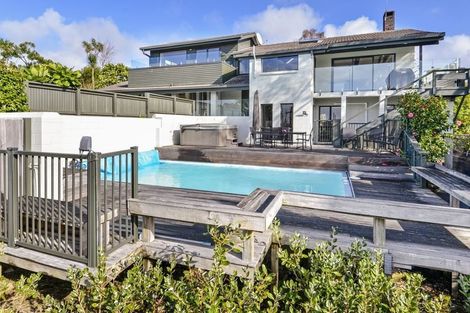 Photo of property in 73 Braemar Road, Castor Bay, Auckland, 0620