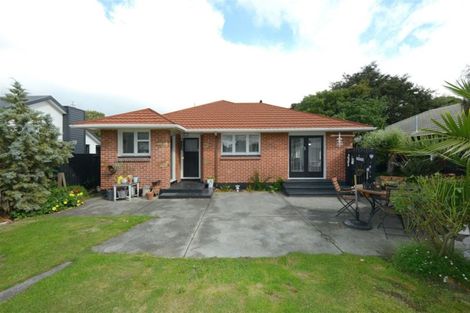 Photo of property in 338 Memorial Avenue, Burnside, Christchurch, 8053