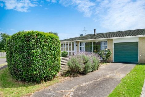 Photo of property in 1 Matipo Street, Waikanae, 5036