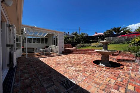 Photo of property in 8 Cheltenham Road, Devonport, Auckland, 0624