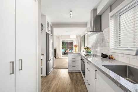 Photo of property in 9/354 Muritai Road, Eastbourne, Lower Hutt, 5013