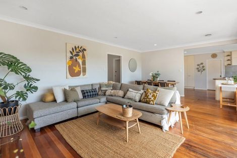 Photo of property in 35 Ridge Road, Howick, Auckland, 2014