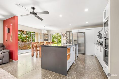 Photo of property in 2 Lowry Heights, Stokes Valley, Lower Hutt, 5019