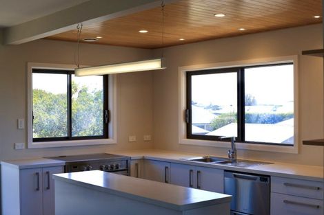 Photo of property in 443 Marine Parade, South New Brighton, Christchurch, 8062