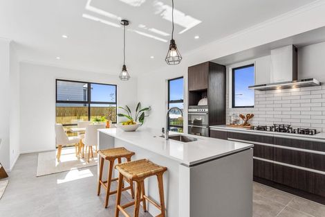 Photo of property in 24 Symes Drive, Red Beach, 0932