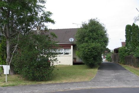 Photo of property in 2/8 Bronwyn Place, Torbay, Auckland, 0630