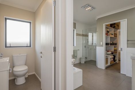 Photo of property in 63a Winchester Street, Levin, 5510