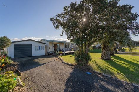 Photo of property in 96a Cook Drive, Whitianga, 3510
