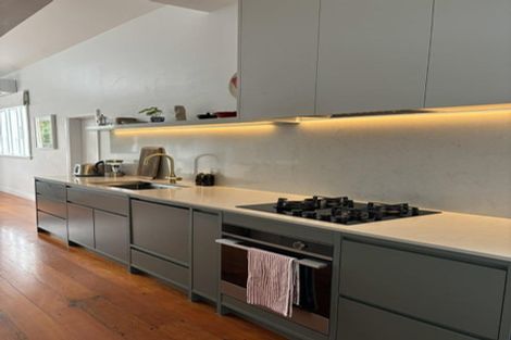 Photo of property in 8 Beach Road, Northcote Point, Auckland, 0627