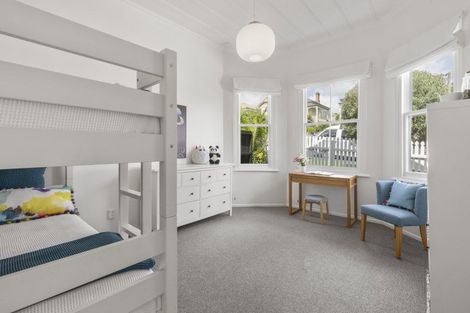 Photo of property in 8 Rutland Road, Stanley Point, Auckland, 0624