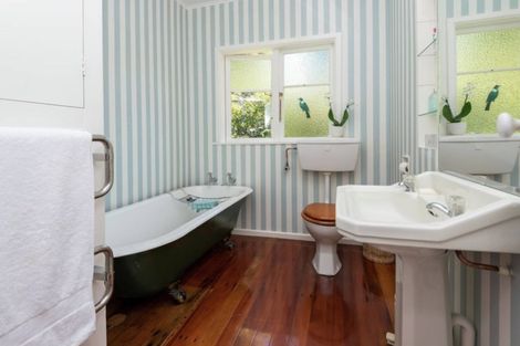 Photo of property in 13 Fenton Terrace, Cockle Bay, Auckland, 2014