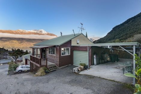 Photo of property in 15b Wye Place, Fernhill, Queenstown, 9300