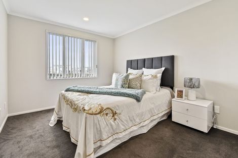 Photo of property in 12 Saddleback Crescent, Papakura, 2110