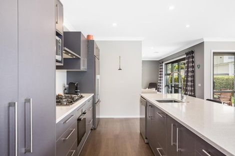 Photo of property in 6 Shoal Place, Whitby, Porirua, 5024