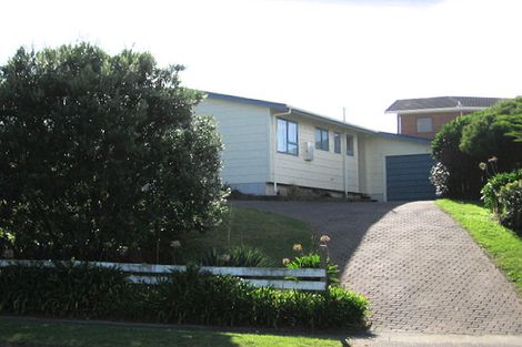 Photo of property in 7 Oratia Street, Waikanae Beach, Waikanae, 5036