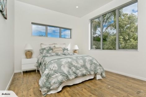Photo of property in 356b East Coast Road, Sunnynook, Auckland, 0630