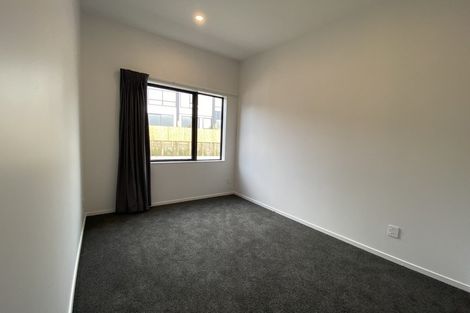 Photo of property in 4/62 Spenmoor Street, Newlands, Wellington, 6037