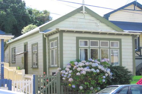 Photo of property in 34 Rolleston Street, Mount Cook, Wellington, 6021