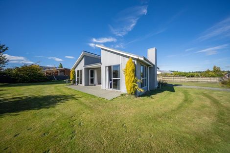 Photo of property in 25 Pop Andrew Drive, Te Anau, 9600