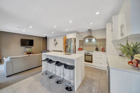 Photo of property in 18 Vanderbilt Place, Halswell, Christchurch, 8025