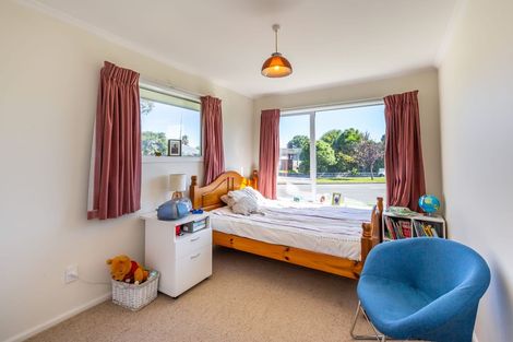 Photo of property in 28 Warren Crescent, Hillmorton, Christchurch, 8025