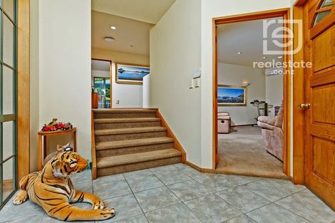 Photo of property in 25 Taroka Close, Pinehill, Auckland, 0632