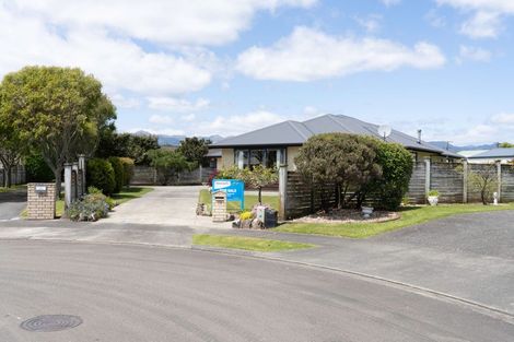 Photo of property in 12 Corfe Castle Lane, Levin, 5510