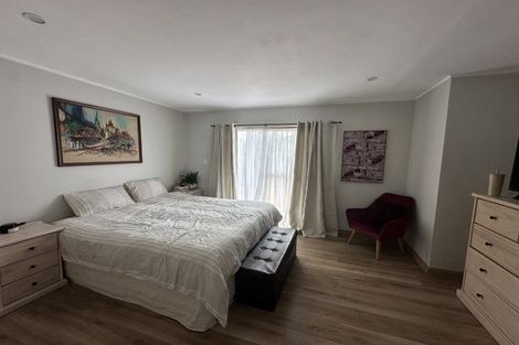 Photo of property in 16a Brian Crescent, Stanmore Bay, Whangaparaoa, 0932