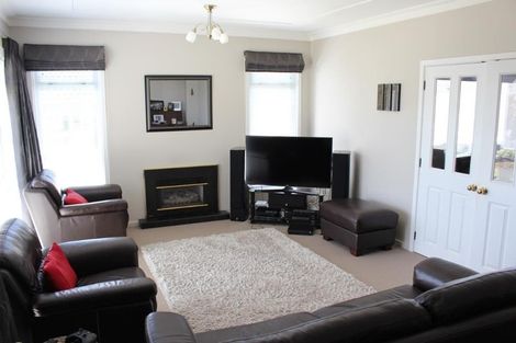 Photo of property in 177 Mangorei Road, Merrilands, New Plymouth, 4312