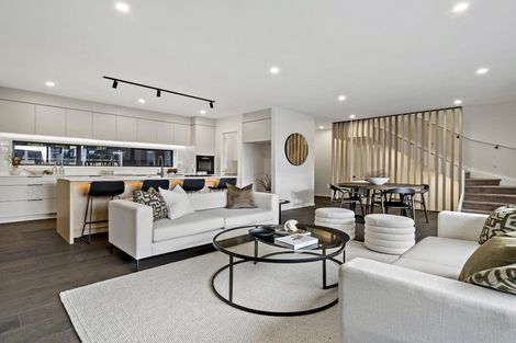 Photo of property in 8 Stockade View Lane, Howick, 2014