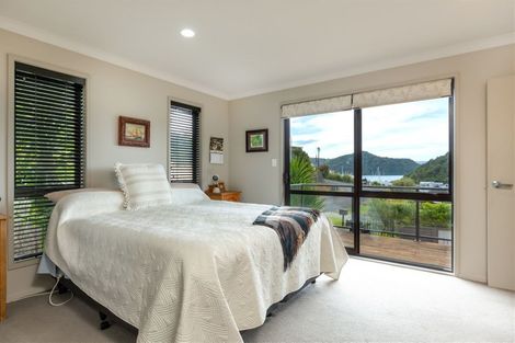 Photo of property in 18 Russell Street, Picton, 7220