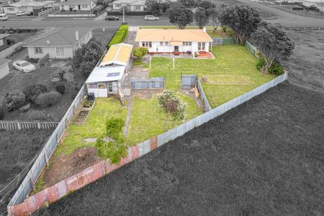 Photo of property in 54 Polson Street, Castlecliff, Whanganui, 4501