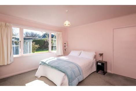Photo of property in 37 Holly Road, St Albans, Christchurch, 8014