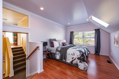 Photo of property in 7 Park Avenue, Tawa, Wellington, 5028