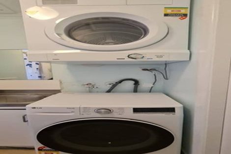 Photo of property in 139 The Ridgeway, Mornington, Wellington, 6021