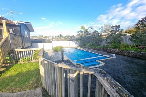 Photo of property in 4 King Richard Place, Browns Bay, Auckland, 0630