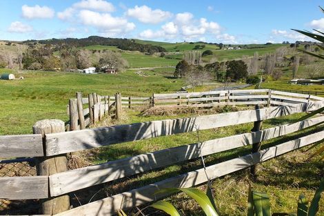 Photo of property in 42 Jumna Road, Maungaturoto, 0587