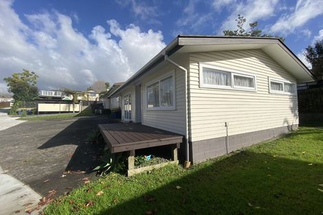 Photo of property in 37 Spence Road, Henderson, Auckland, 0612