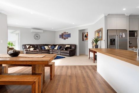 Photo of property in 95 Lynley Park Drive, Omokoroa, 3114