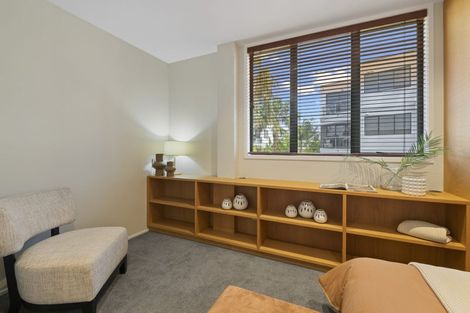 Photo of property in 4/5d The Promenade, Takapuna, Auckland, 0622
