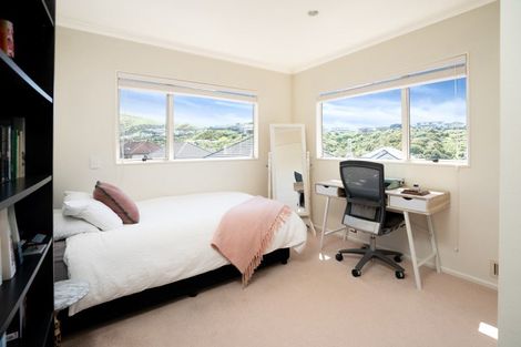 Photo of property in 2 Derry Hill, Churton Park, Wellington, 6037