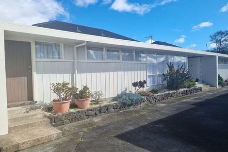Photo of property in 2/127 Seabrook Avenue, New Lynn, Auckland, 0600