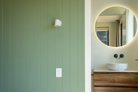 Photo of property in 45 Shelduck Road, Jacks Point, 9371