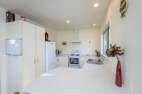 Photo of property in 5 Barrett Drive, Waikanae Beach, Waikanae, 5036