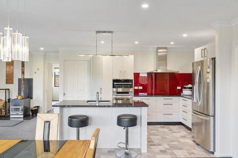 Photo of property in 18 Feist Street, Carterton, 5713