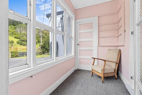 Photo of property in 10 North Street, Mokau, 4376