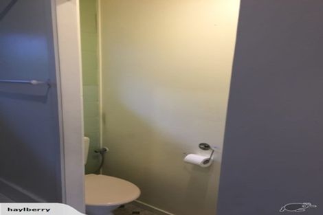 Photo of property in 2/12 Ayton Drive, Totara Vale, Auckland, 0629