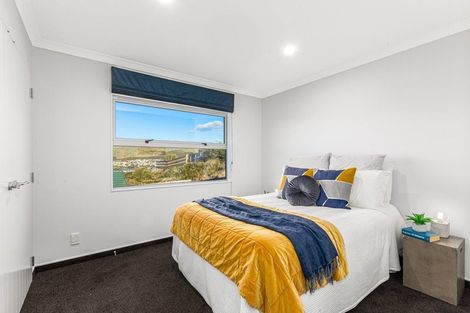 Photo of property in 38 Tongariro Drive, Aotea, Porirua, 5024
